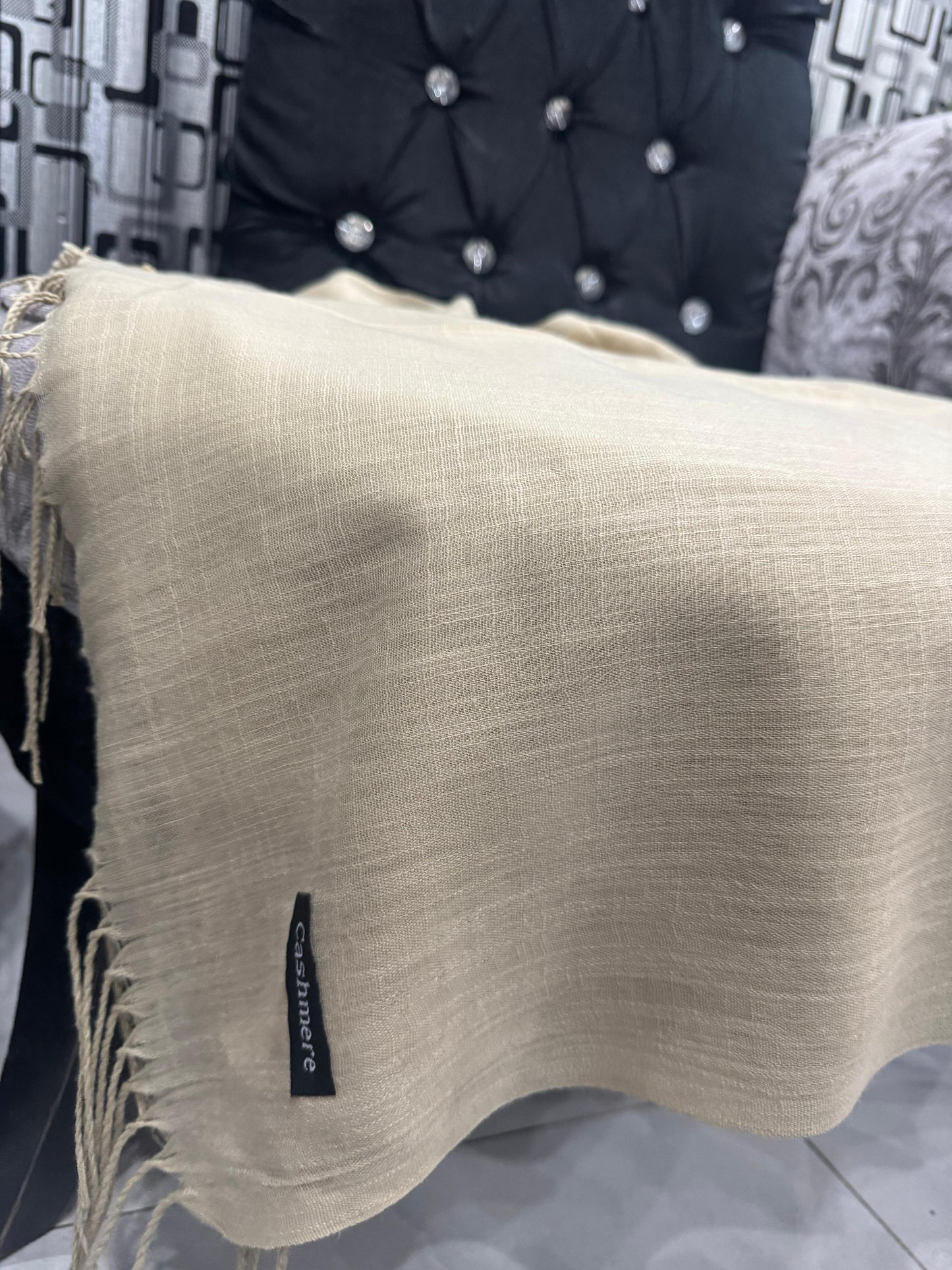 Luxurious Cashmere-Blend Shawl-Style Scarves